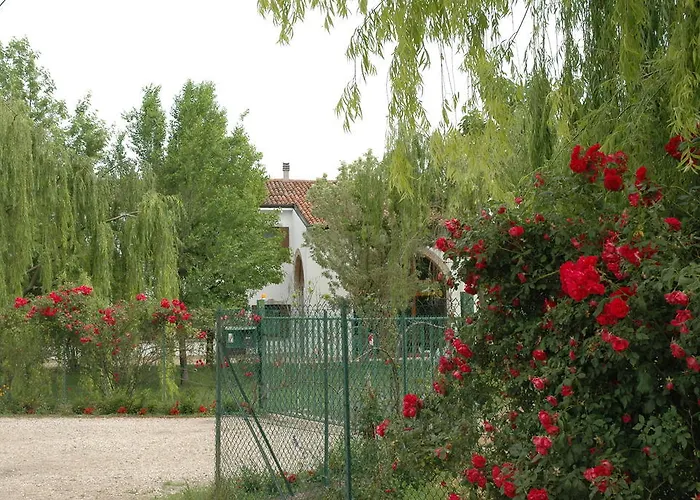 Rose Rosse Couette-café 3*