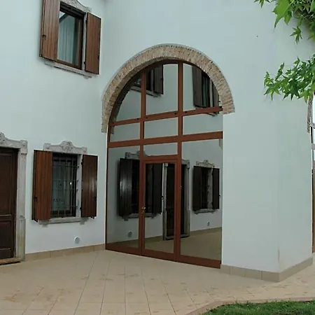 Rose Rosse Bed & Breakfast Cadi David