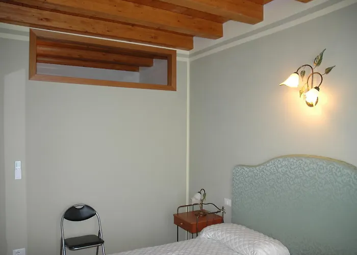 Couette-café Rose Rosse Cadi David