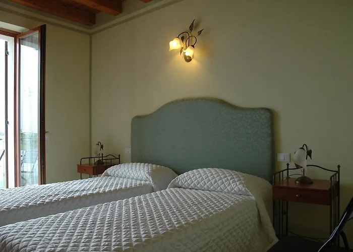 Couette-café Rose Rosse 3*